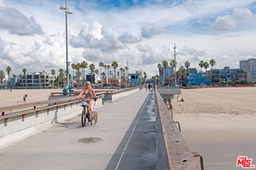 845 Brooks Ave Unit: 1