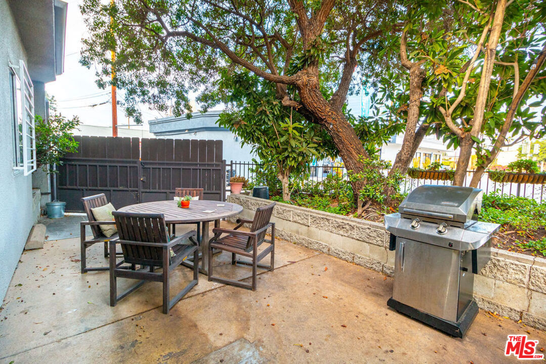 845 Brooks Ave Unit: 1