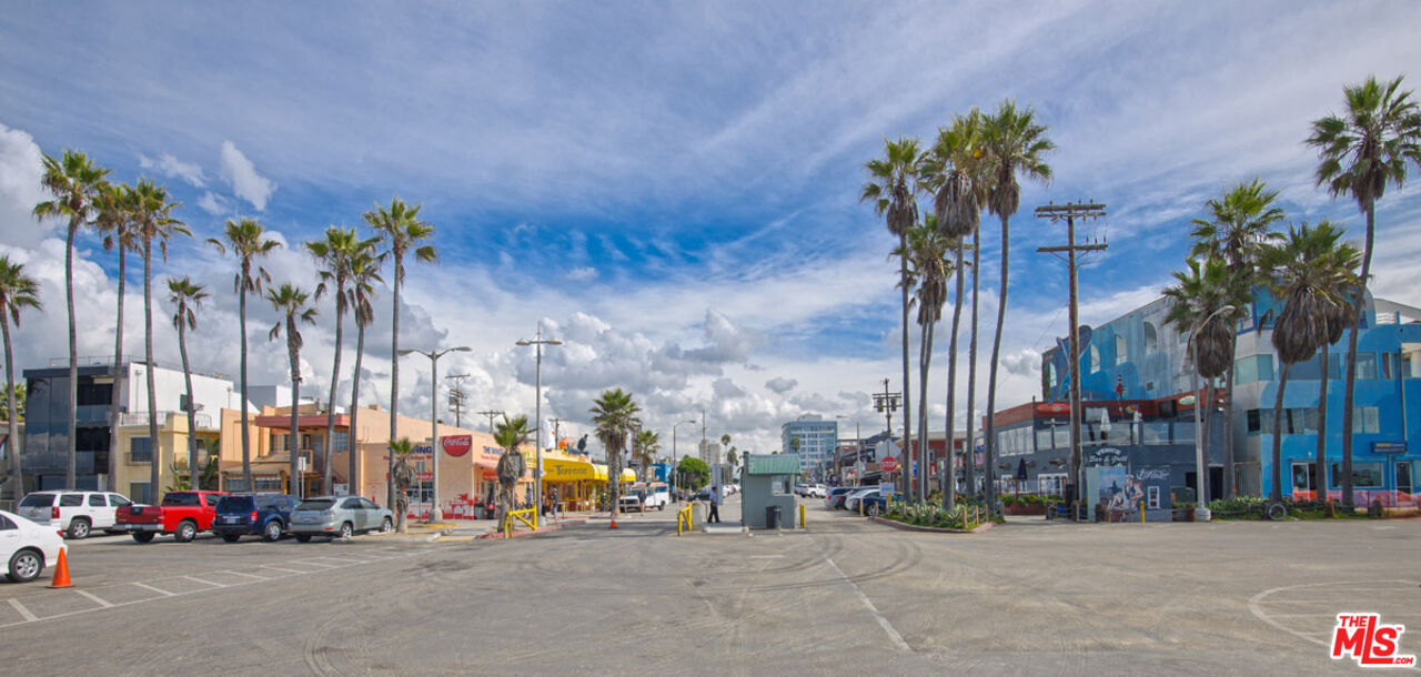 845 Brooks Ave Unit: 1