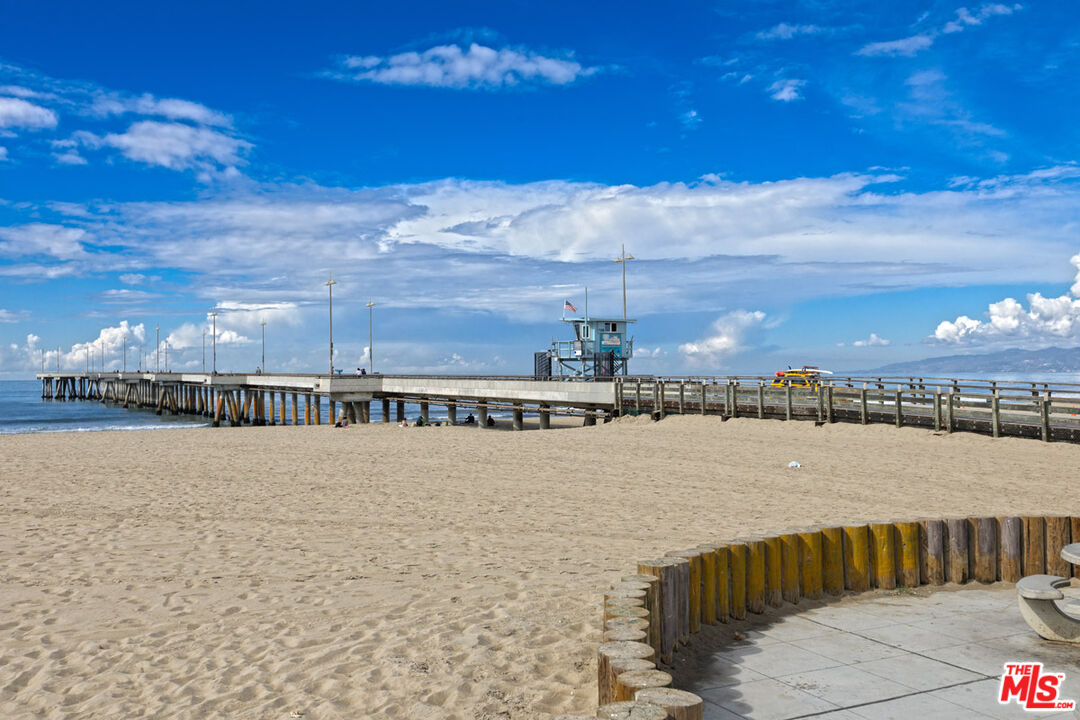 845 Brooks Ave Unit: 1