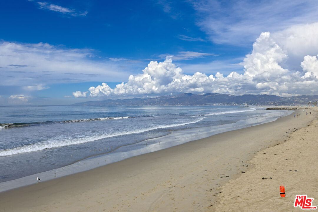 845 Brooks Ave Unit: 1