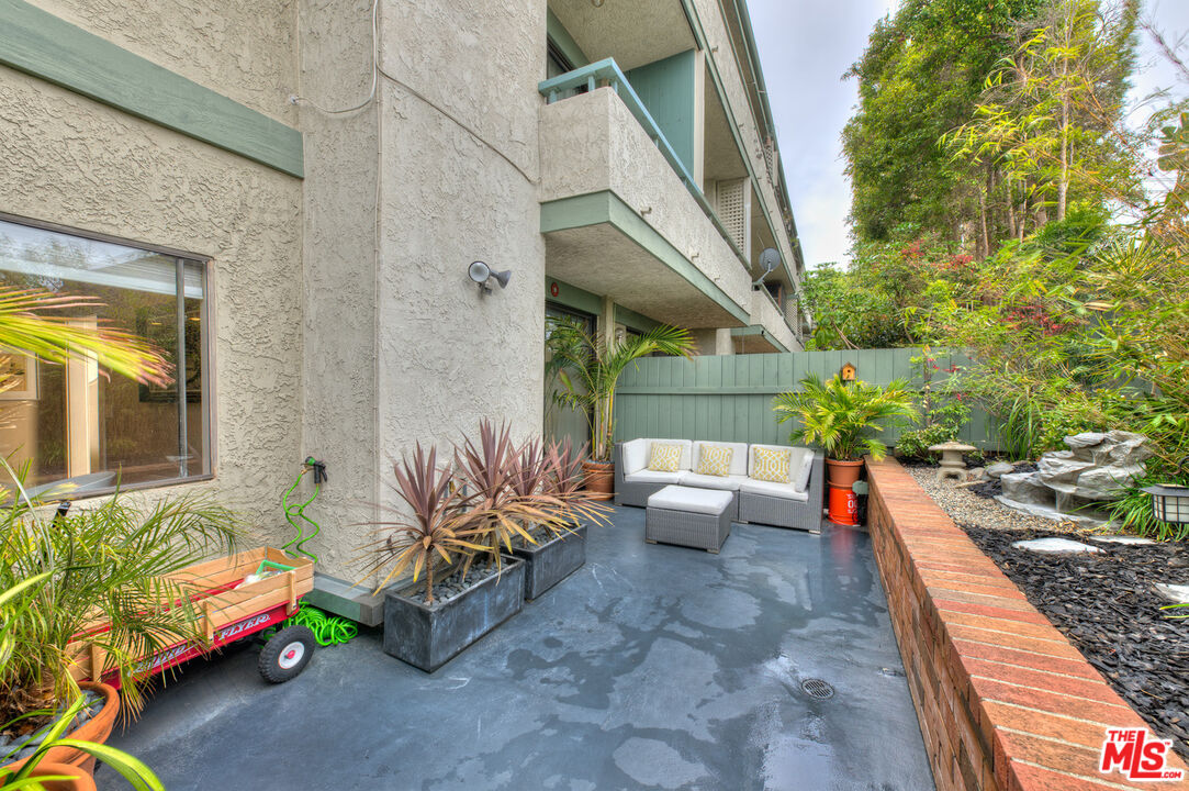 2663 Centinela Ave Unit: 308