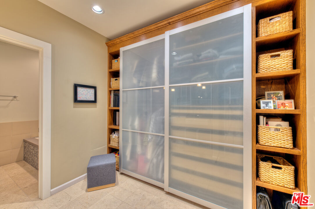 2663 Centinela Ave Unit: 308
