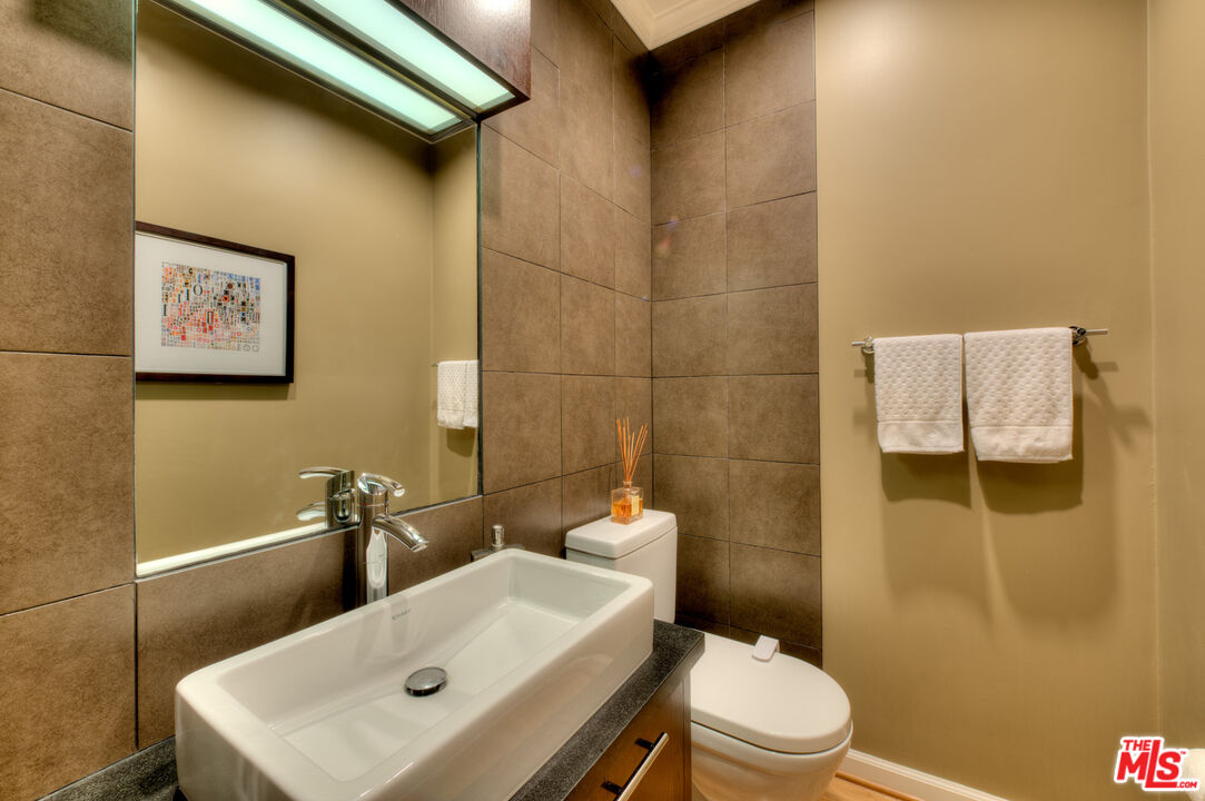 2663 Centinela Ave Unit: 308
