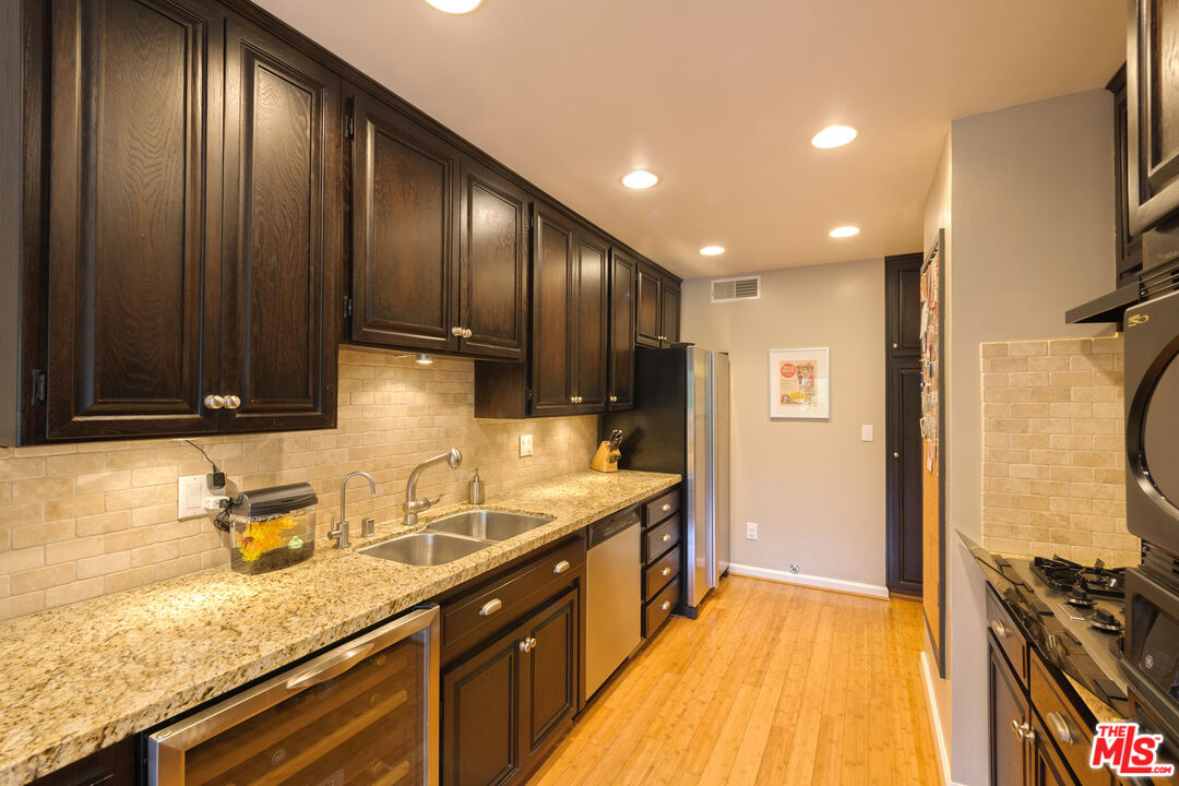 2663 Centinela Ave Unit: 308