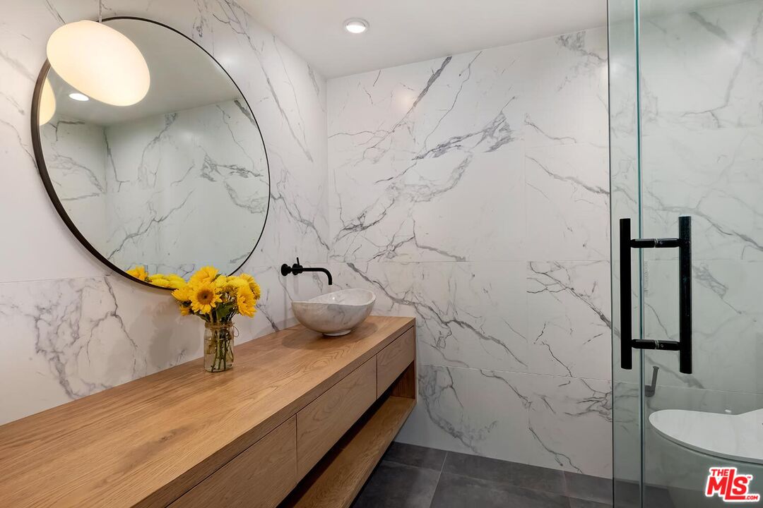 814 Amherst Ave Unit: #103