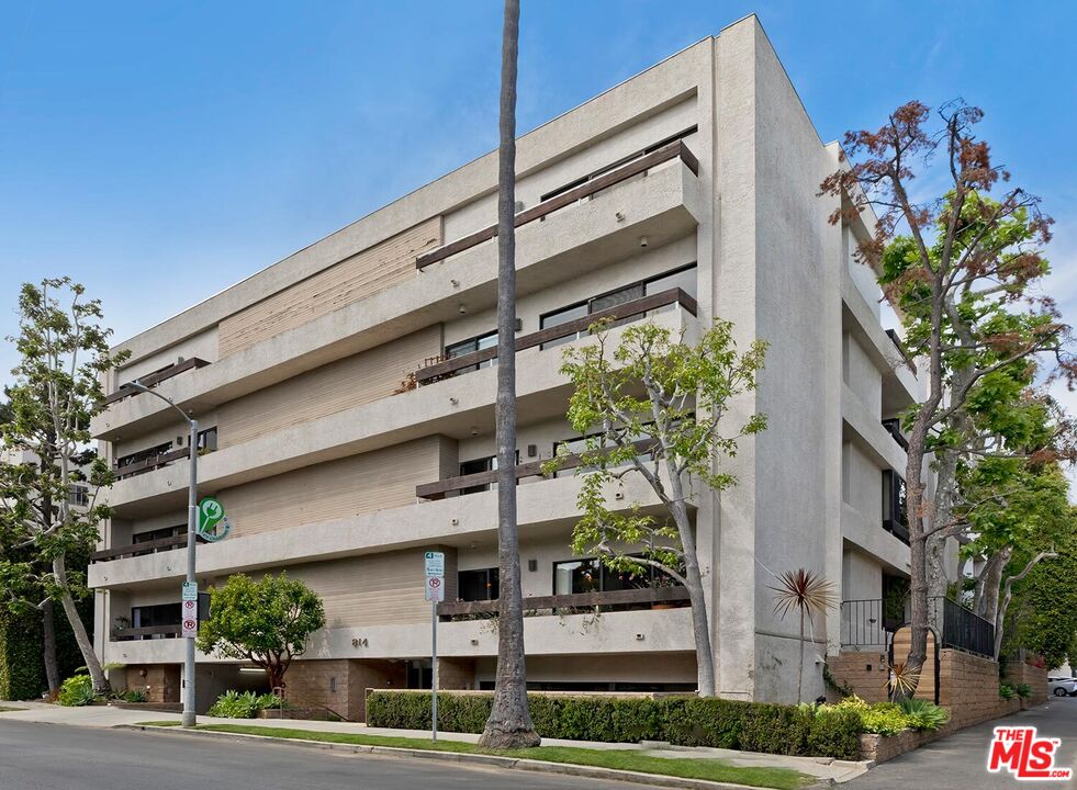 814 Amherst Ave Unit: #103