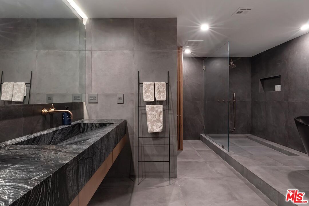 814 Amherst Ave Unit: #103