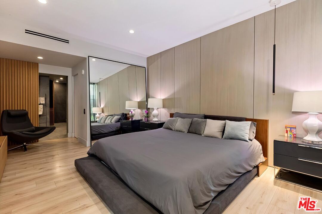 814 Amherst Ave Unit: #103