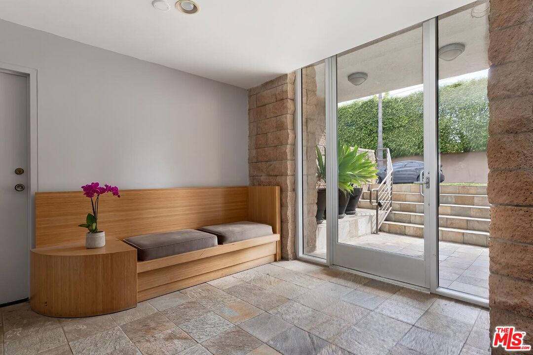 814 Amherst Ave Unit: #103