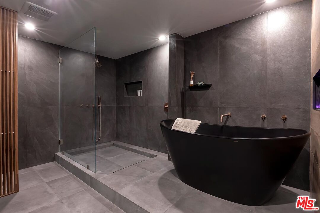 814 Amherst Ave Unit: #103