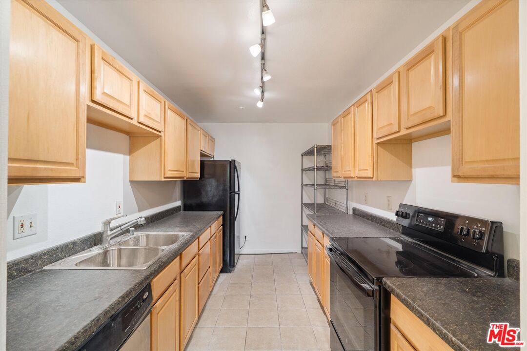 23635 Park Capri Unit: 32