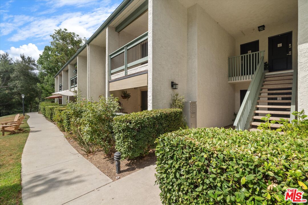 23635 Park Capri Unit: 32