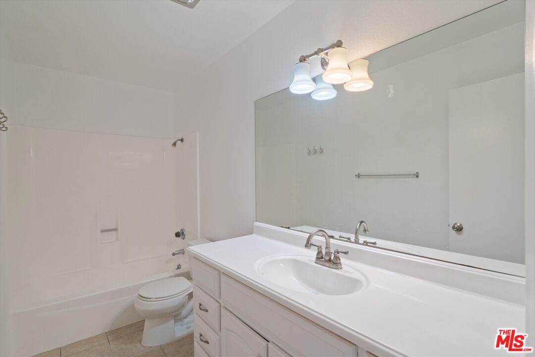 23635 Park Capri Unit: 32