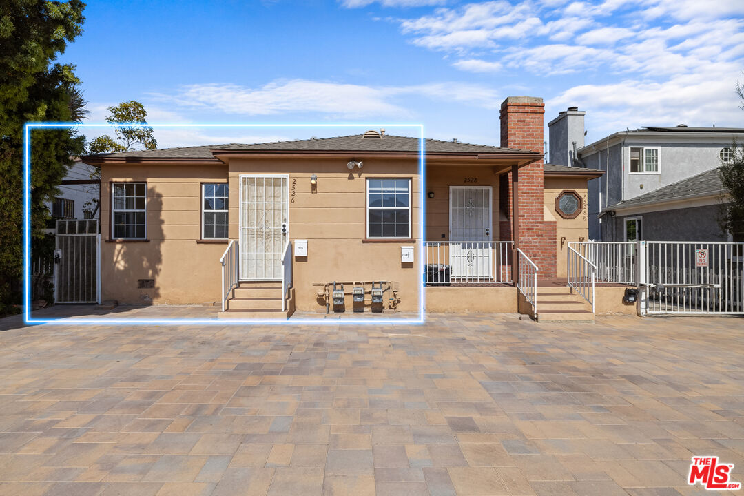 2526 Military Ave
