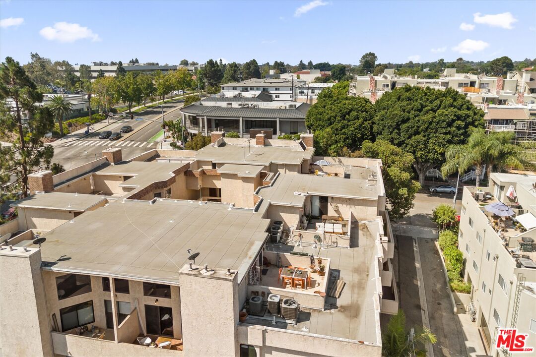 12321 Ocean Park Blvd Unit: 14