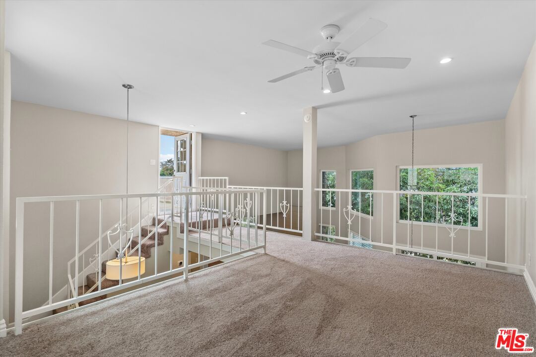 12321 Ocean Park Blvd Unit: 14