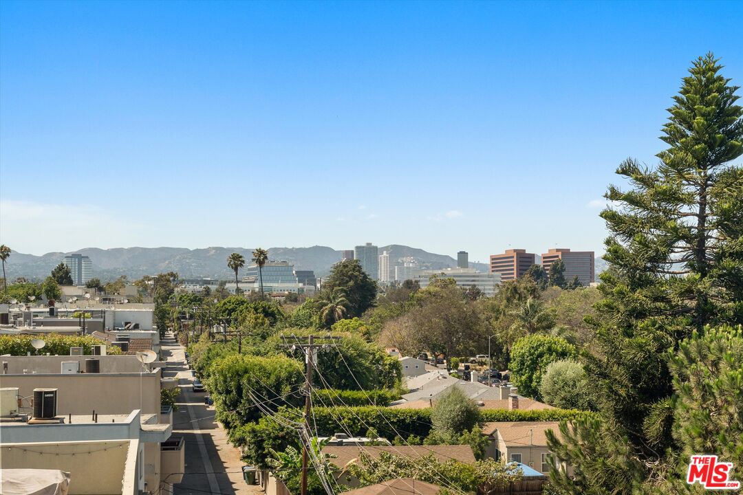 12321 Ocean Park Blvd Unit: 14