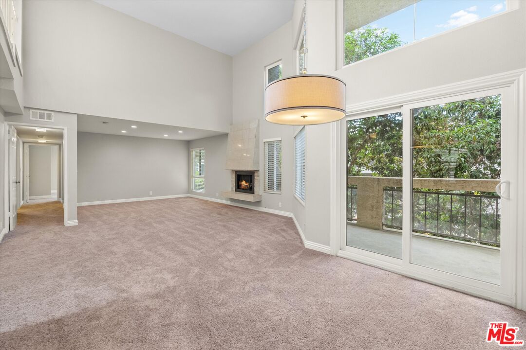 12321 Ocean Park Blvd Unit: 14