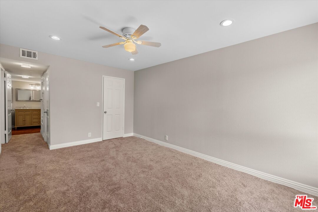 12321 Ocean Park Blvd Unit: 14