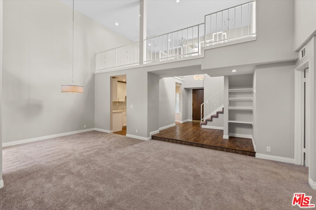 12321 Ocean Park Blvd Unit: 14