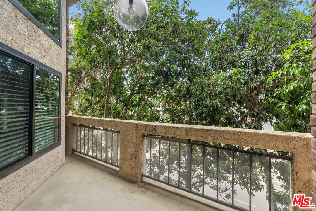 12321 Ocean Park Blvd Unit: 14