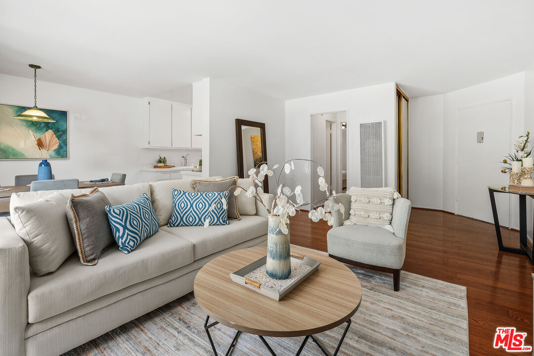 2311 4th St Unit: 205