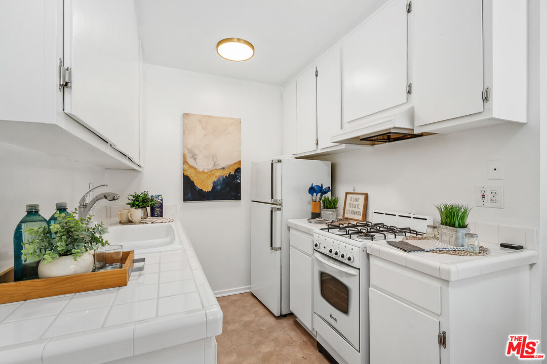 2311 4th St Unit: 205
