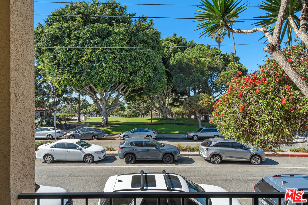 2311 4th St Unit: 205