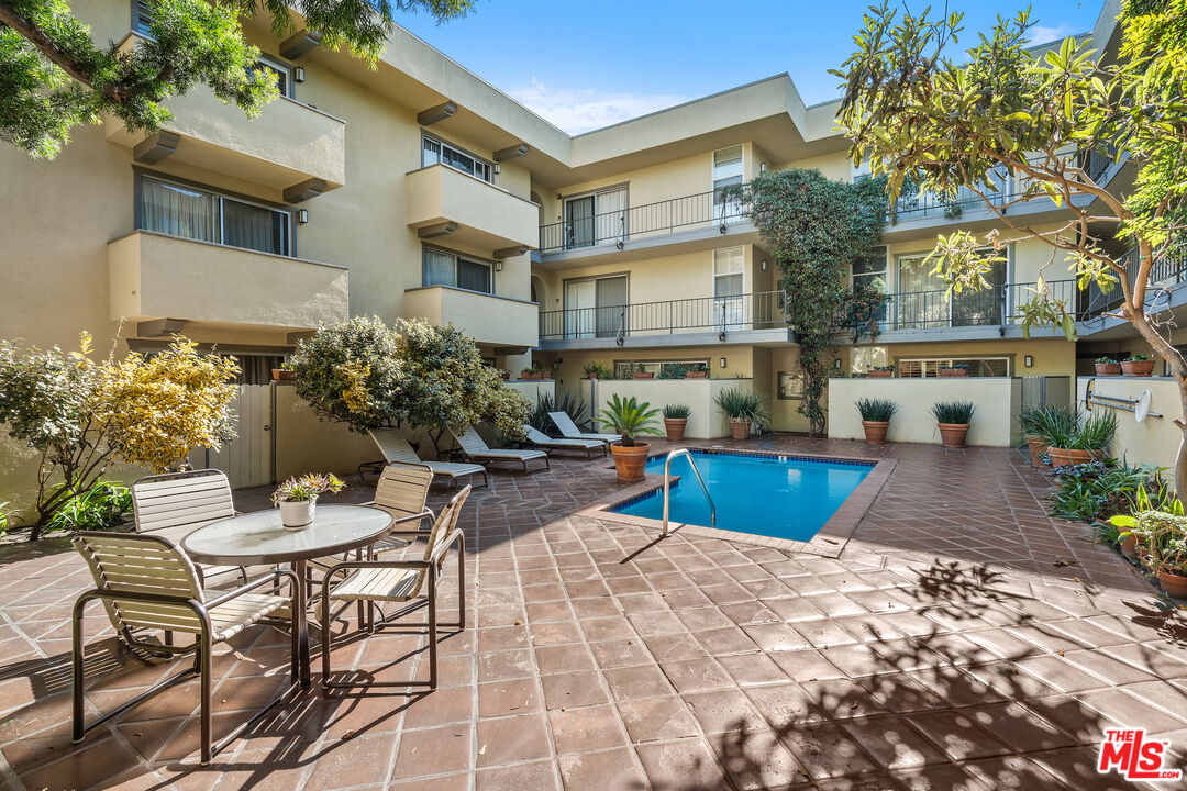 2311 4th St Unit: 205