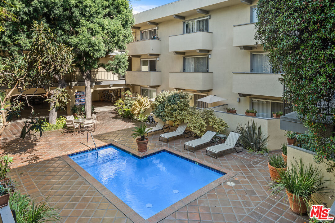 2311 4th St Unit: 205