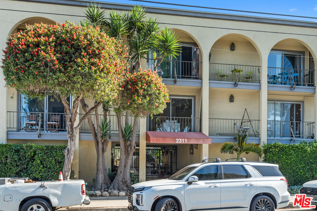 2311 4th St Unit: 205