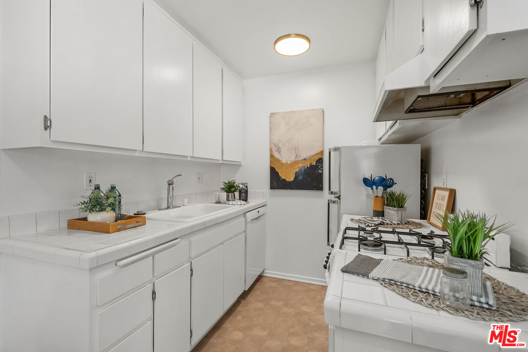 2311 4th St Unit: 205