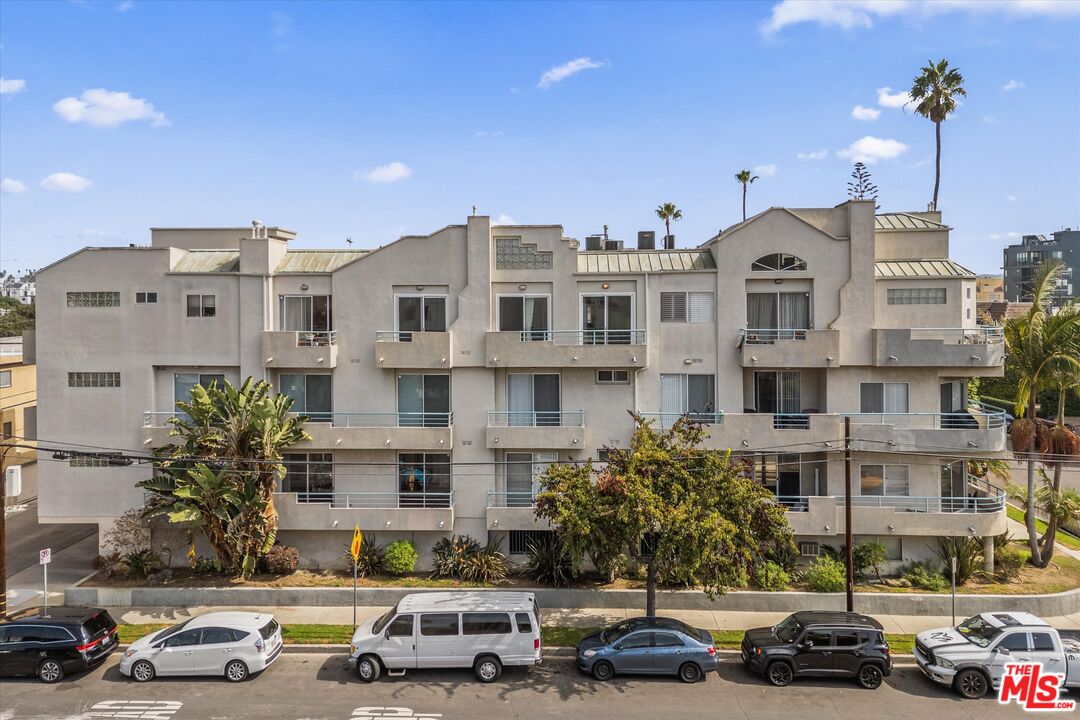 12773 Caswell Ave Unit: 303