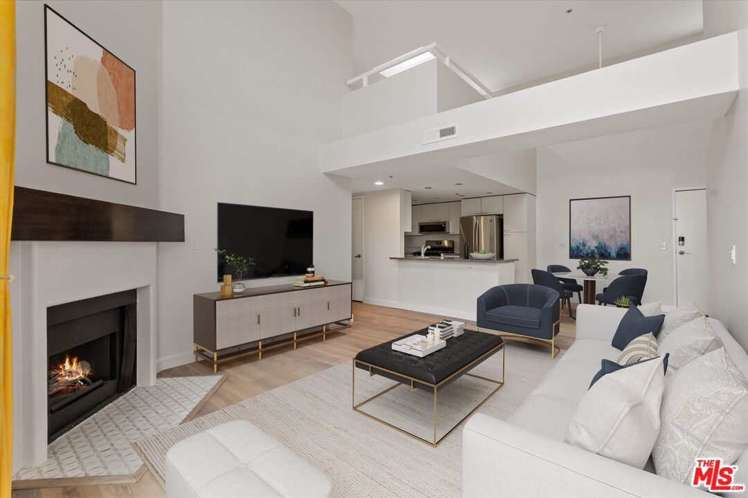 12773 Caswell Ave Unit: 303