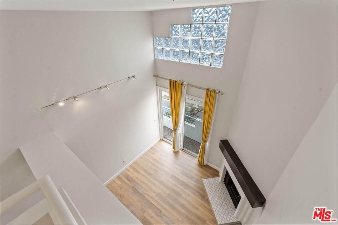 12773 Caswell Ave Unit: 303