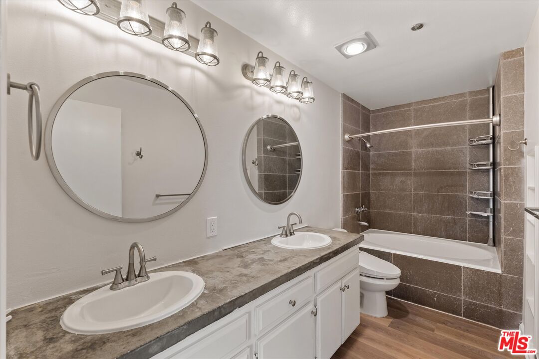 12773 Caswell Ave Unit: 303