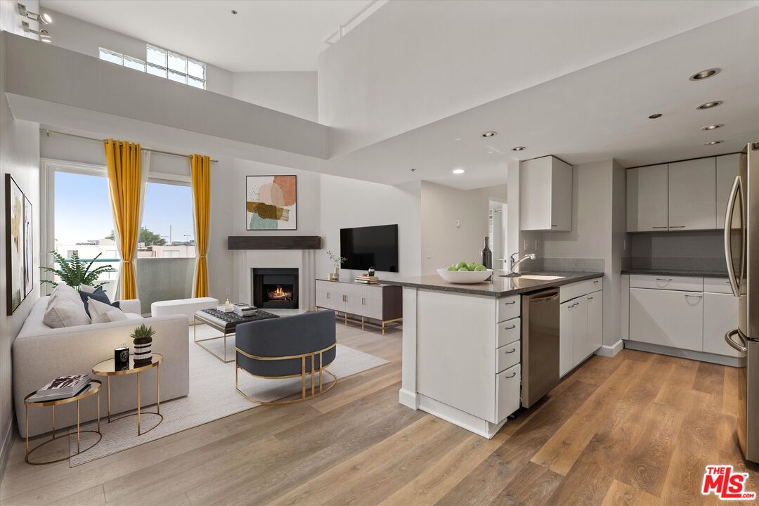 12773 Caswell Ave Unit: 303