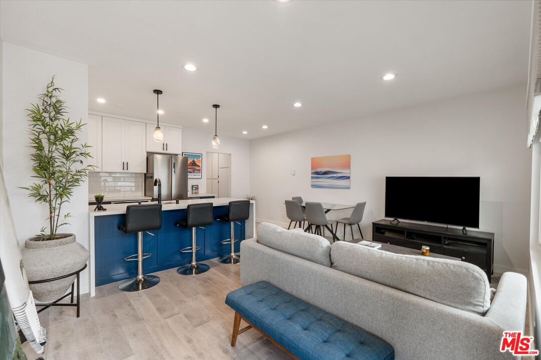 2721 2nd St Unit: 211