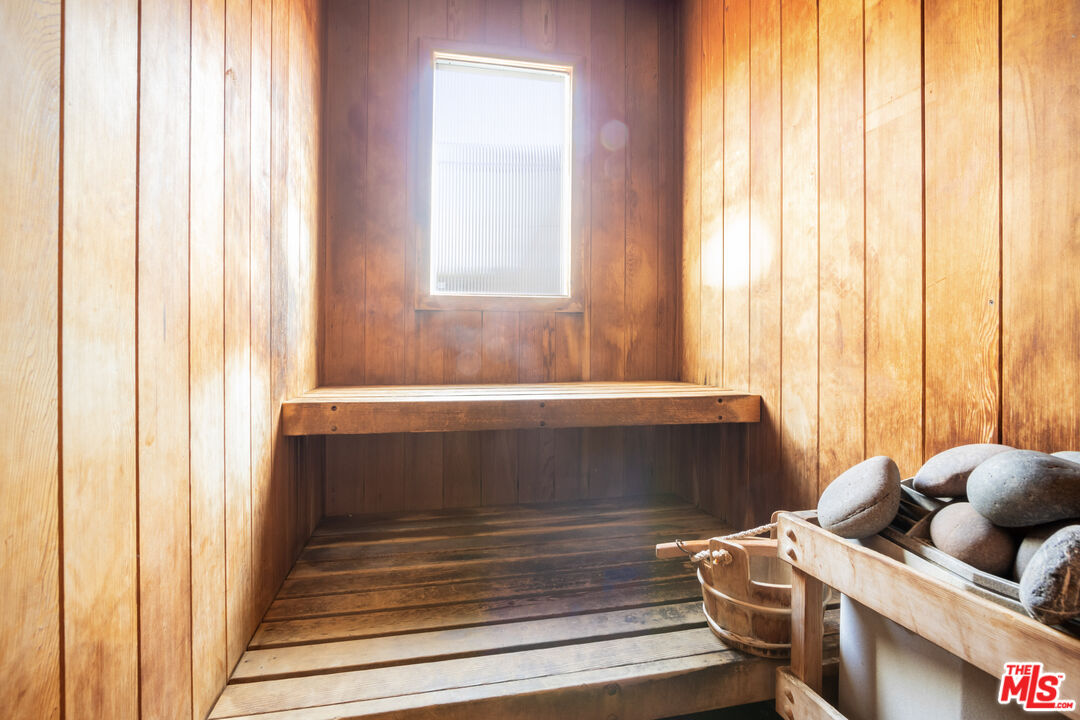 2721 2nd St Unit: 211