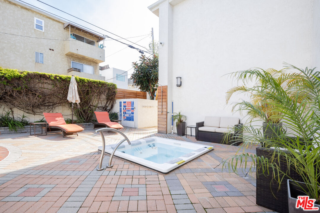 2721 2nd St Unit: 211