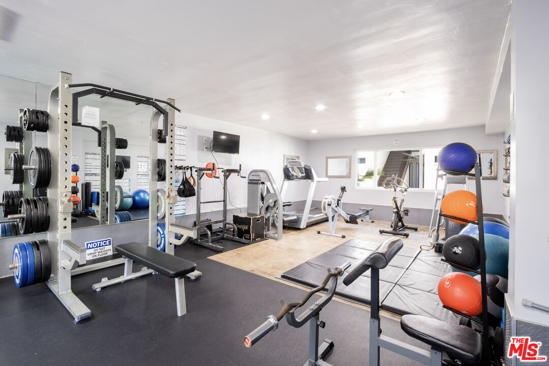 2721 2nd St Unit: 211