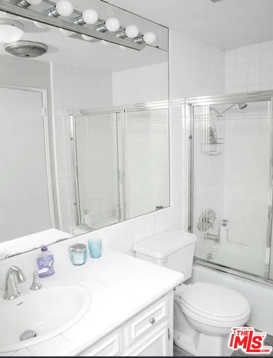 6400 Pacific Ave Unit: 312