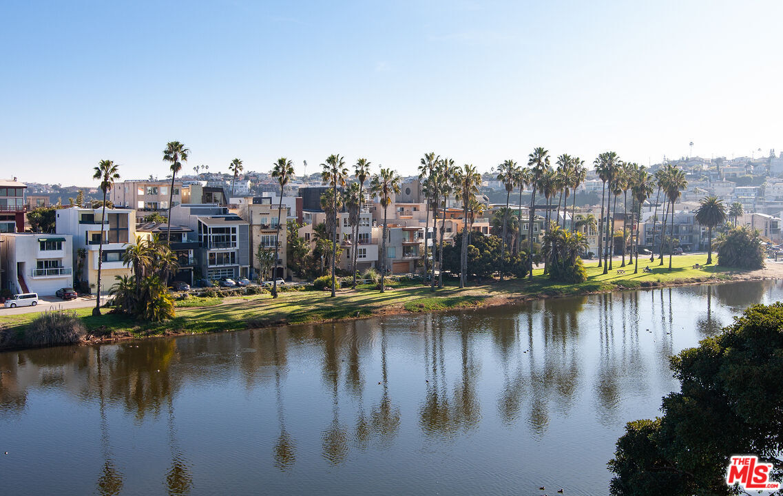 6400 Pacific Ave Unit: 312