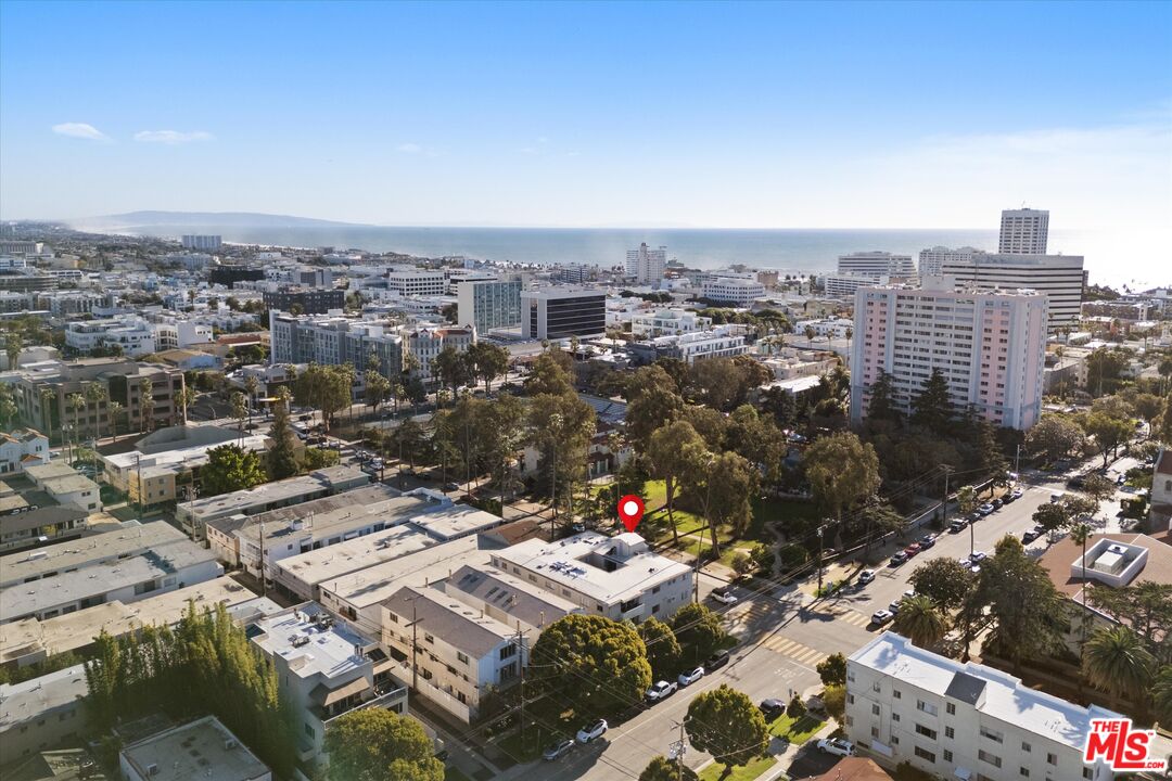 1101 Lincoln Blvd Unit: 2D