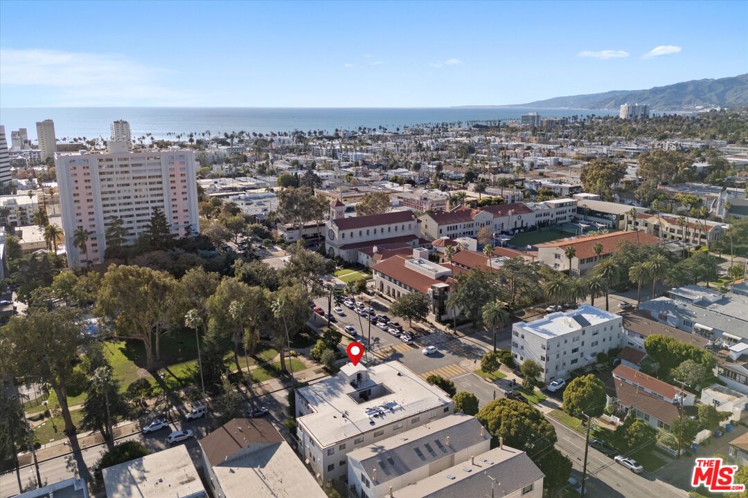 1101 Lincoln Blvd Unit: 2D