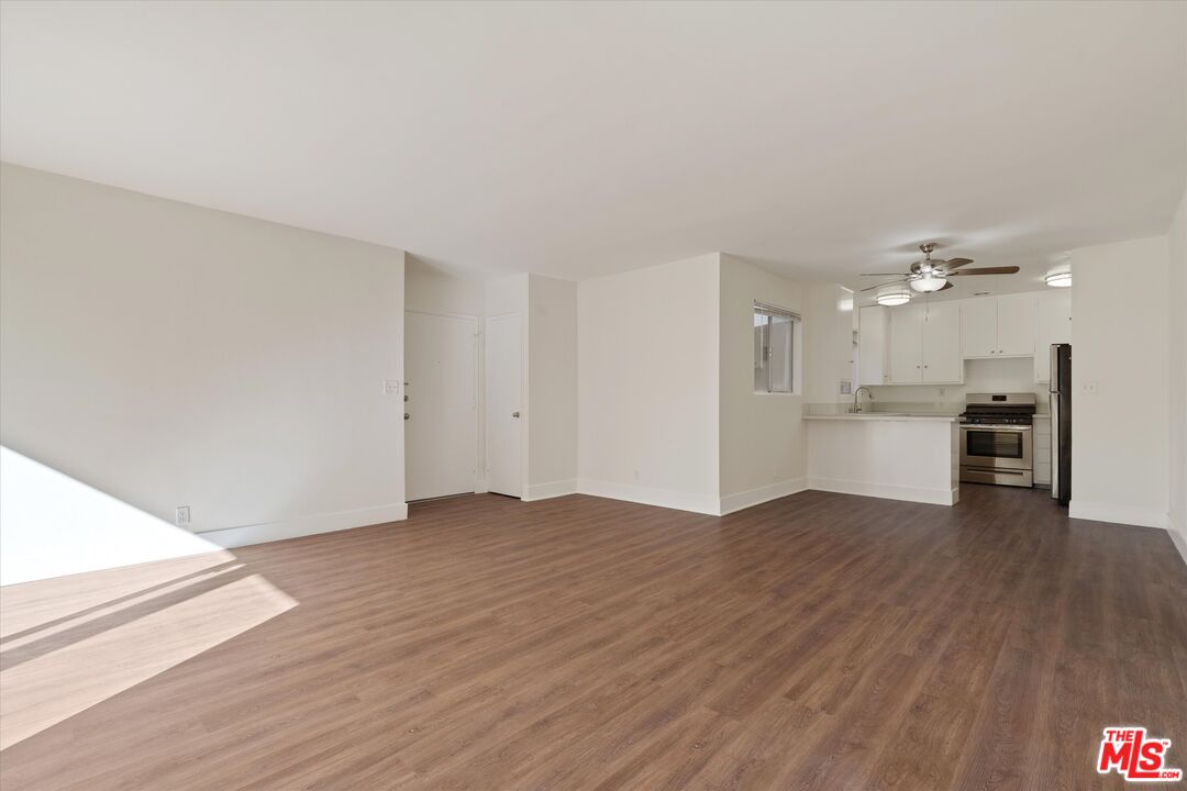 1101 Lincoln Blvd Unit: 2D