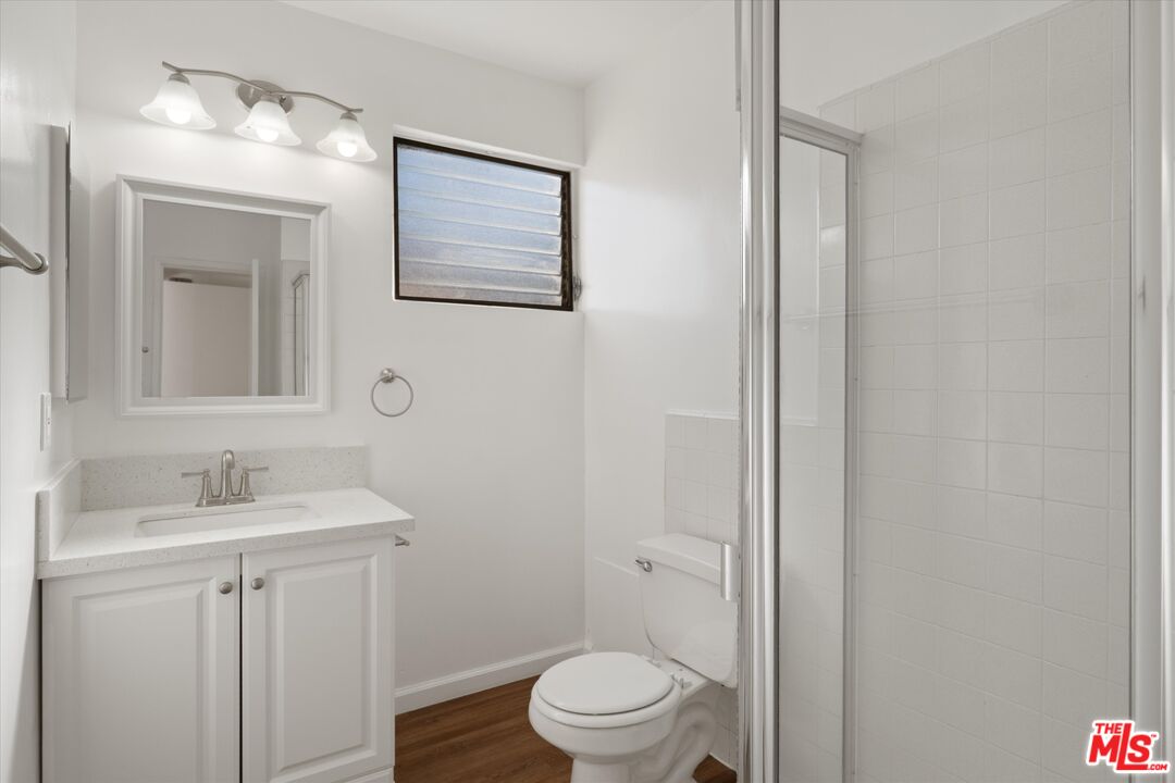 1101 Lincoln Blvd Unit: 2D