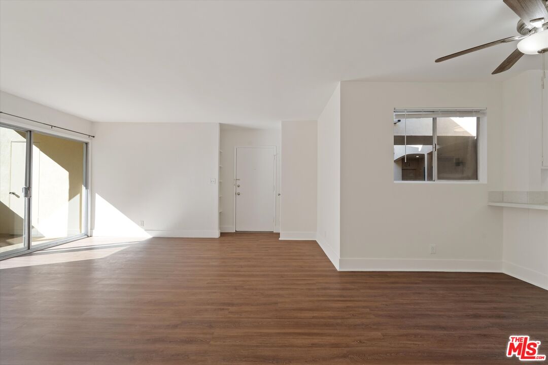 1101 Lincoln Blvd Unit: 2D