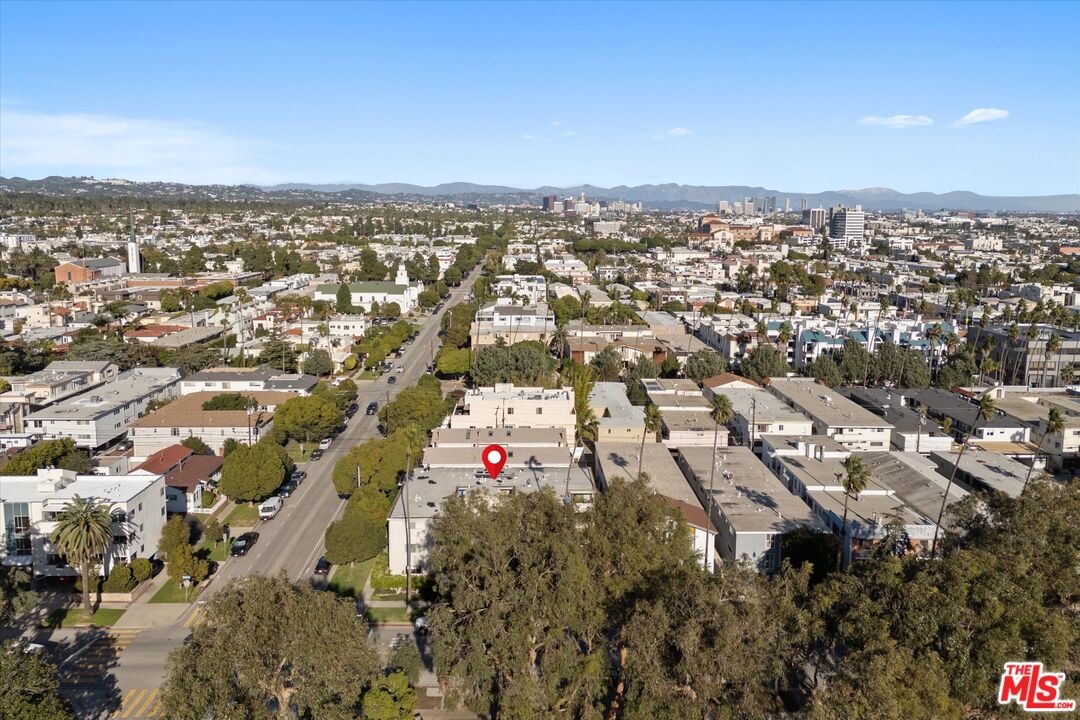1101 Lincoln Blvd Unit: 2D